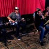 Kapolres Kuningan, AKBP M. Syahdudi saat melantunkan beberapa buah lagu pada acara silaturahmu Polres Kuningan dengan wartawan.